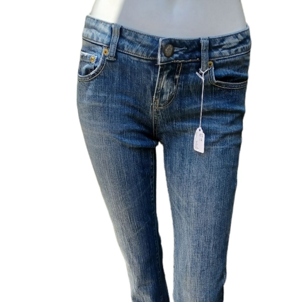 12079....American Eagle Bootcut Jeans Size 2L, W28", 29" Inseam 7" Rise